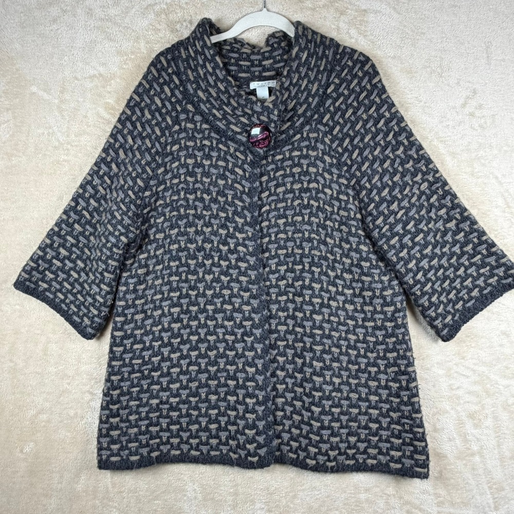 Tweeds Cape Cardigan Sweater 1x‎ Gray Wool Blend One Snap Closure 3/4 Sleeve